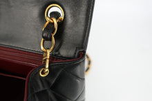 Load image into Gallery viewer, CHANEL Medium Matelasse Single Flap Chain shoulder bag Lambskin Black/Gold hardware Shoulder bag 800100165
