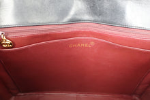 Load image into Gallery viewer, CHANEL Medium Matelasse Single Flap Chain shoulder bag Lambskin Black/Gold hardware Shoulder bag 800100165
