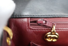Load image into Gallery viewer, CHANEL Medium Matelasse Single Flap Chain shoulder bag Lambskin Black/Gold hardware Shoulder bag 800100165

