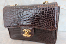 Load image into Gallery viewer, CHANEL Mini Matelasse single flap chain shoulder bag Crocodile/Lambskin Brown/Gold hadware Shoulder bag 600040211
