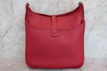 Load image into Gallery viewer, HERMES  EVELYNE 3GM Clemence leather Rouge garance □N Engraving Shoulder bag 700100031
