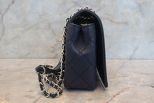 Load image into Gallery viewer, CHANEL Matelasse chain shoulder bag Lambskin Navy/Silver hadware Shoulder bag 700120135
