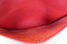 Load image into Gallery viewer, HERMES  EVELYNE 3GM Clemence leather Rouge garance □N Engraving Shoulder bag 700100031

