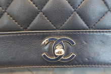 Load image into Gallery viewer, CHANEL Matelasse chain shoulder bag Lambskin Navy/Silver hadware Shoulder bag 700120135
