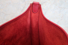 Load image into Gallery viewer, HERMES  EVELYNE 3GM Clemence leather Rouge garance □N Engraving Shoulder bag 700100031
