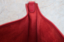 Load image into Gallery viewer, HERMES  EVELYNE 3GM Clemence leather Rouge garance □N Engraving Shoulder bag 700100031
