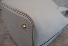 将图片加载到图库查看器，HERMES PICOTIN LOCK MM Clemence leather Blue pale D刻印 Hand bag 700010068
