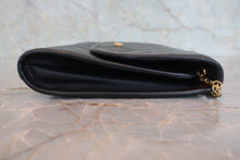 Load image into Gallery viewer, CHANEL Matelasse chain shoulder bag Lambskin Black/Gold hadware Shoulder bag 800060056
