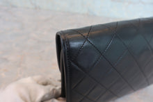 Load image into Gallery viewer, CHANEL Matelasse chain shoulder bag Lambskin Black/Gold hadware Shoulder bag 800060056
