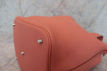 画像をギャラリービューアに読み込む, HERMES／エルメス ピコタンロックGM トリヨンクレマンス クレヴェット □R刻印 ハンドバッグ 700110069
