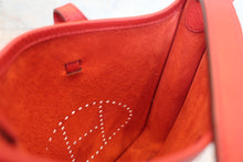 Load image into Gallery viewer, HERMES  EVELYNE TPM Epsom leather Rouge vif □I Engraving Shoulder bag 700100045
