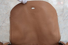 Load image into Gallery viewer, HERMES LINDY 34 Clemence leather Tabac camel □O Engraving Shoulder bag 600090011
