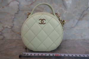 CHANEL/シャネル マトラッセミニチェーンショルダーバッグ キャビアスキン ライトグリーン/ゴールド金具 ショルダーバッグ 700090010