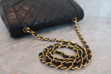 Load image into Gallery viewer, CHANEL Matelasse single flap chain shoulder bag Lambskin Navy/Gold hadware Shoulder bag 600040199
