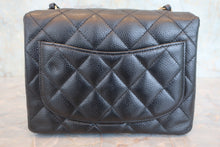 Load image into Gallery viewer, CHANEL Mini Matelasse single flap chain shoulder bag  Black/Gold hadware Shoulder bag 800050102

