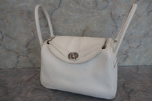 Load image into Gallery viewer, HERMES LINDY 26 Clemence leather White □M Engraving Shoulder bag 600090047
