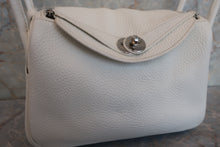 Load image into Gallery viewer, HERMES LINDY 26 Clemence leather White □M Engraving Shoulder bag 600090047
