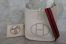 Load image into Gallery viewer, HERMES  EVELYNE TPM Clemence leather Craie T Engraving Shoulder bag 700080031

