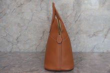 Load image into Gallery viewer, HERMES BOLIDE 35 Graine Couchevel leather Natural 〇U Engraving Shoulder bag 600070172
