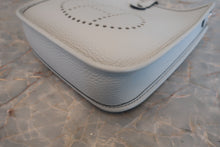 将图片加载到图库查看器，HERMES  EVELYNE TPM Clemence leather Blue pale B刻印 Shoulder bag 800080249
