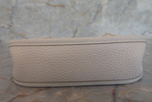 Load image into Gallery viewer, HERMES  EVELYNE TPM Clemence leather Craie T Engraving Shoulder bag 700080031
