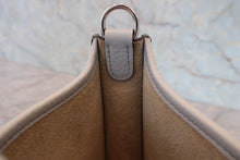 将图片加载到图库查看器，HERMES  EVELYNE TPM Clemence leather Blue pale B刻印 Shoulder bag 800080249
