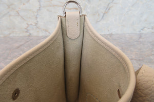 HERMES  EVELYNE TPM Clemence leather Craie T Engraving Shoulder bag 700080031