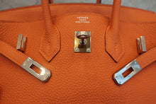 Load image into Gallery viewer, HERMES BIRKIN 25 Togo leather Orange □H Engraving Hand bag 700120162
