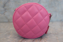 Load image into Gallery viewer, CHANEL Matelasse round chain shoulder bag Lambskin Pink/Silver hadware Shoulder bag 600040002
