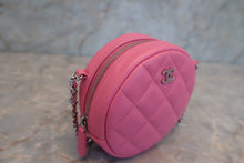 Load image into Gallery viewer, CHANEL Matelasse round chain shoulder bag Lambskin Pink/Silver hadware Shoulder bag 600040002
