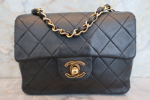 Load image into Gallery viewer, CHANEL Mini Matelasse single flap chain shoulder bag Lambskin Black/Gold hadware Shoulder bag 700100038
