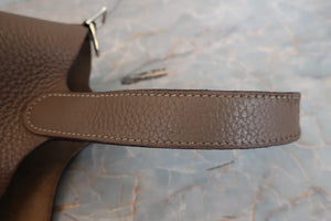 HERMES／エルメス ピコタンロックＰＭ トリヨンクレマンス エトゥープ □R刻印 ハンドバッグ 700040239
