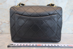 CHANEL Mini Matelasse single flap chain shoulder bag Lambskin Black/Gold hadware Shoulder bag 700100038