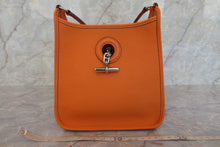 將圖片載入圖庫檢視器 HERMES／エルメス ヴェスパＴＰＭ トリヨンクレマンス オレンジ □G刻印 ショルダーバッグ 700030039
