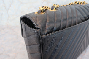 CHANEL/シャネル Vステッチチェーンショルダーバッグ キャビアスキン ブラック/ゴールド金具 ショルダーバッグ 700070249