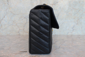 CHANEL/シャネル Vステッチチェーンショルダーバッグ キャビアスキン ブラック/ゴールド金具 ショルダーバッグ 700070249