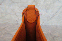 將圖片載入圖庫檢視器 HERMES／エルメス ヴェスパＴＰＭ トリヨンクレマンス オレンジ □G刻印 ショルダーバッグ 700030039
