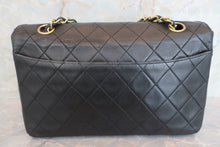 Load image into Gallery viewer, CHANEL Matelasse chain shoulder bag Lambskin Black/Gold hadware Shoulder bag 600080006
