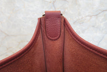 将图片加载到图库查看器，HERMES  EVELYNE 3PM Clemence leather Bois de rose Shoulder bag 700010022
