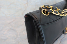 Load image into Gallery viewer, CHANEL Matelasse chain shoulder bag Lambskin Black/Gold hadware Shoulder bag 600080006
