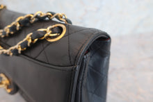 Load image into Gallery viewer, CHANEL Matelasse chain shoulder bag Lambskin Black/Gold hadware Shoulder bag 600080006
