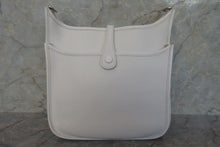 将图片加载到图库查看器，HERMES  EVELYNE 2PM Clemence leather White Shoulder bag 700010070
