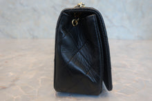 Load image into Gallery viewer, CHANEL Mini matelasse chain shoulder bag Lambskin Black/Gold hadware Shoulder bag 800030082
