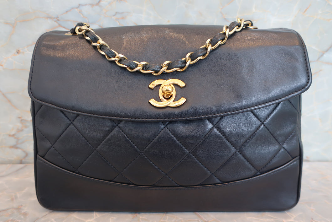 CHANEL Matelasse chain shoulder bag Lambskin Navy/Gold hadware Shoulder bag 700100042