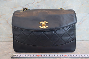 CHANEL Matelasse chain shoulder bag Lambskin Navy/Gold hadware Shoulder bag 700100042