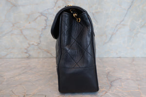 CHANEL Matelasse chain shoulder bag Lambskin Navy/Gold hadware Shoulder bag 700100042