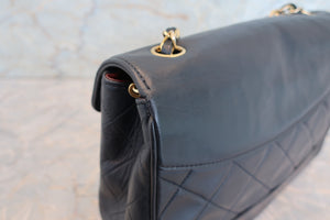 CHANEL Matelasse chain shoulder bag Lambskin Navy/Gold hadware Shoulder bag 700100042