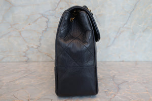 CHANEL Matelasse chain shoulder bag Lambskin Navy/Gold hadware Shoulder bag 700100042