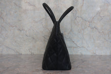 画像をギャラリービューアに読み込む, CHANEL/シャネル 復刻トート キャビアスキン ブラック/ゴールド金具 トートバッグ 800010183
