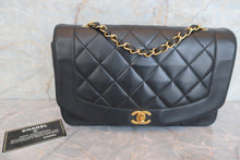 Load image into Gallery viewer, CHANEL Matelasse chain shoulder bag Lambskin Black/Gold hadware Shoulder bag 600070183
